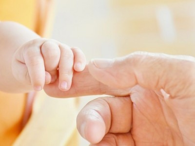 Как возраст отца влияет на здоровье будущего ребенка?