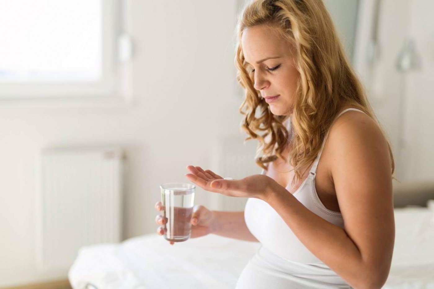 Никак не обойтись: какие витамины нужно пить в первом, втором и третьем триместрах беременности