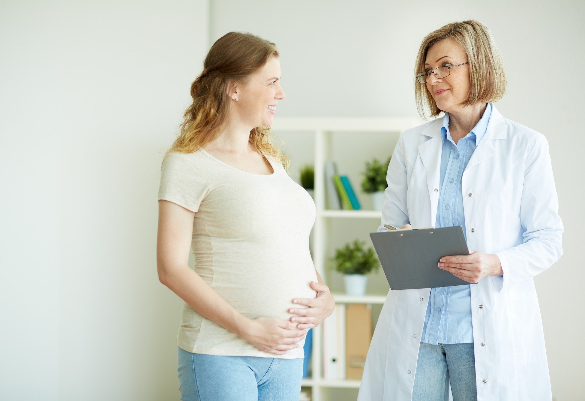 О перспективах использования комбинаций фолиевой кислоты и активных фолатов для нутрициальной поддержки беременности